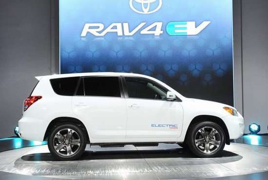 豐田明年推電動版RAV4 預計售價4萬美元 